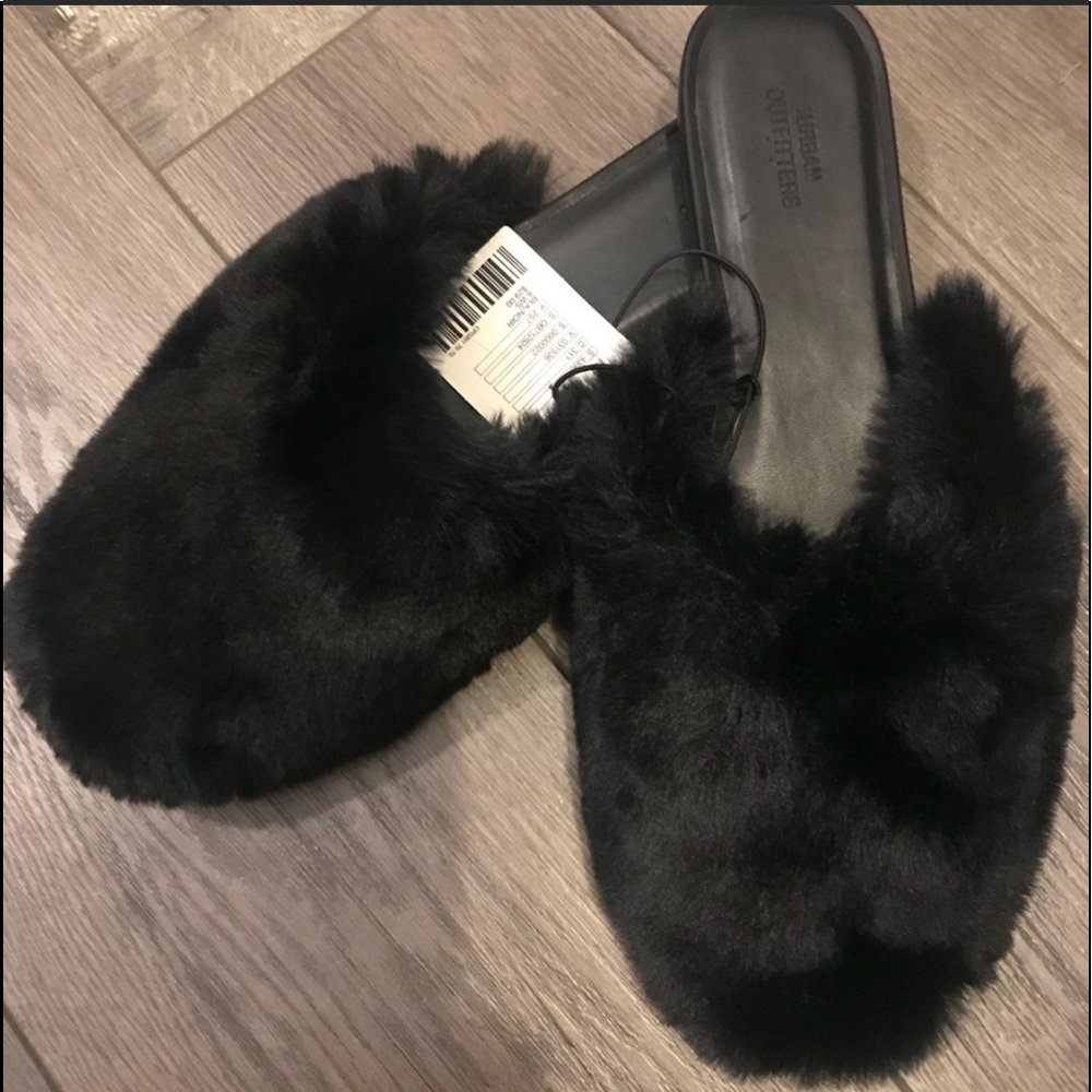 NWT Urban Outfitters Faux Fur Mule Slides - Picture 6 of 6